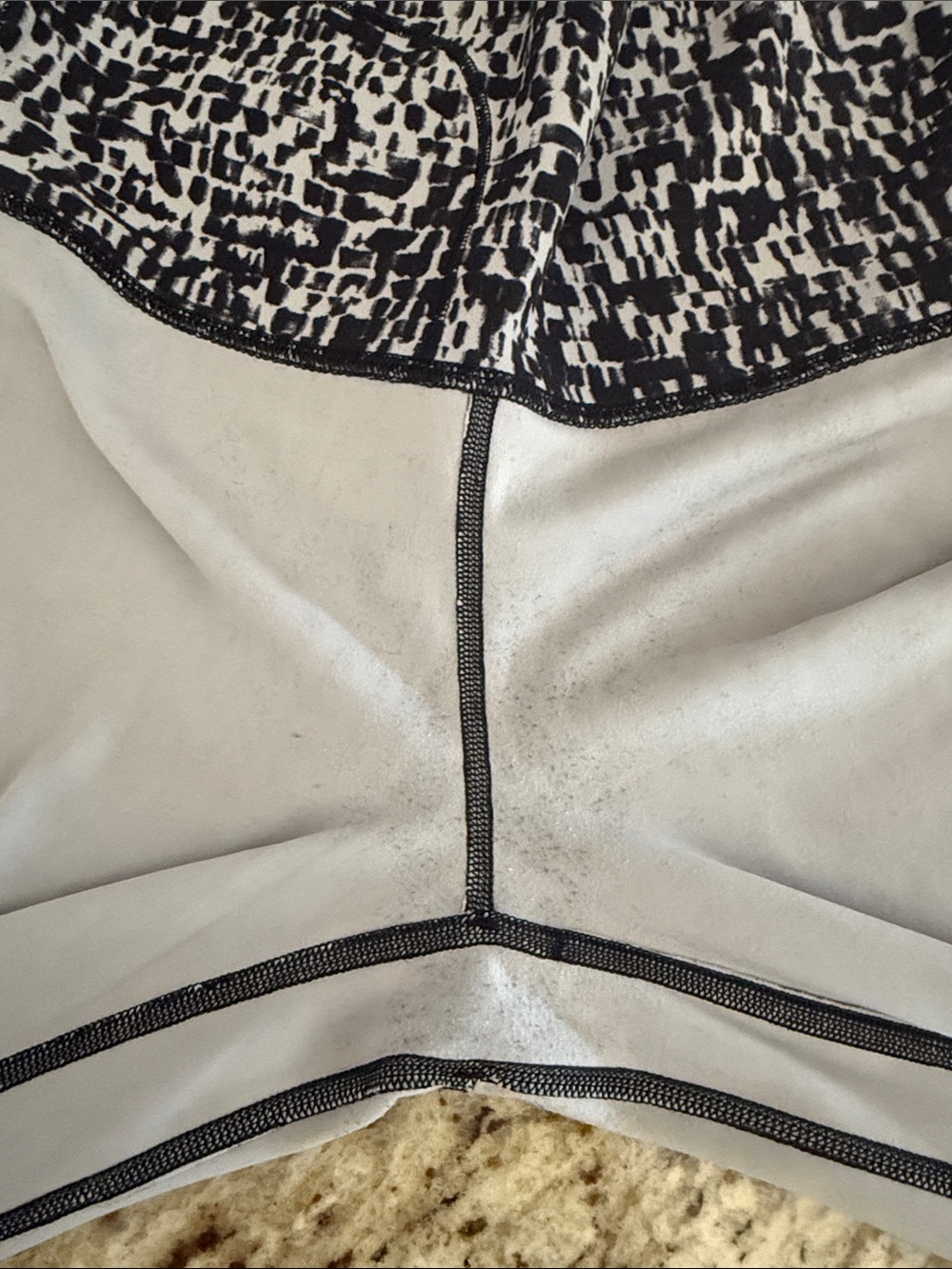 lululemon Align High-Rise Utopia Multi Black & White Pixel-Print Leggings Sz 6 - Picture 9 of 10